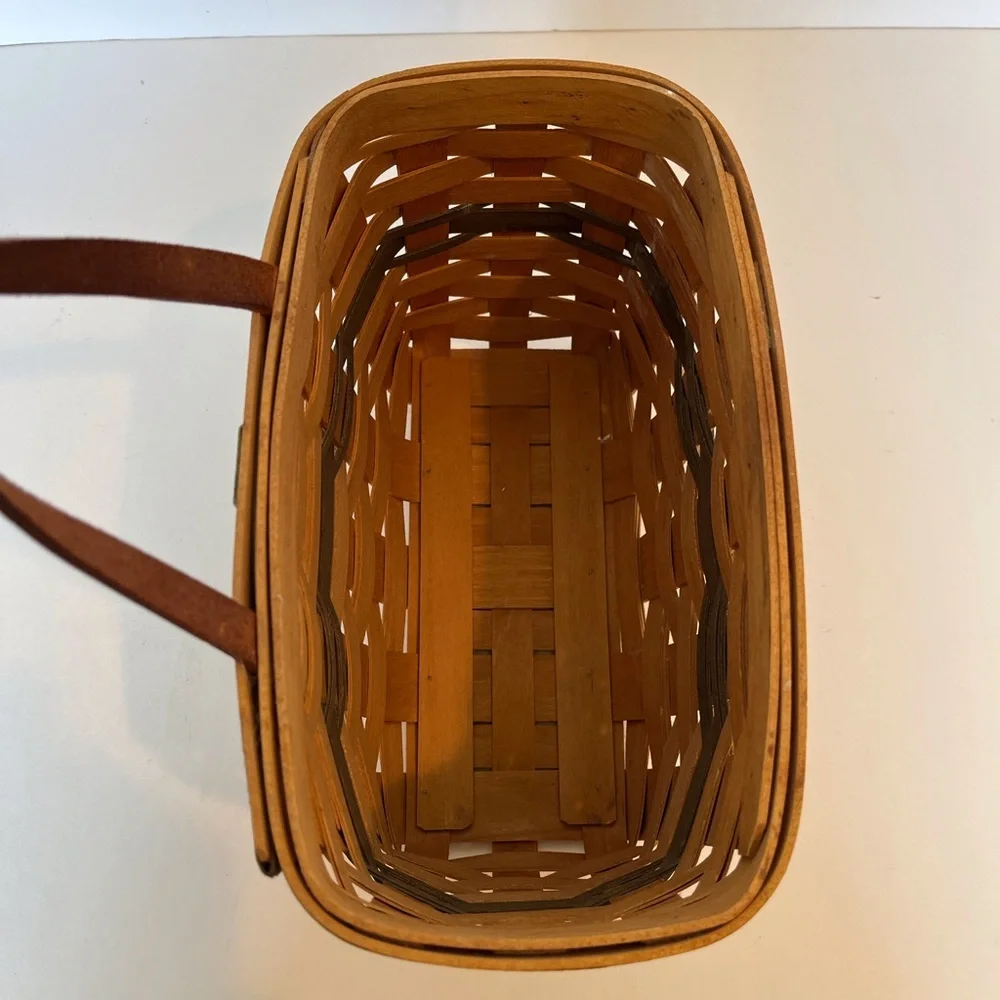 Hand-woven Signed Basket with Green Accents and Leather Handle - Picture 5 of 8